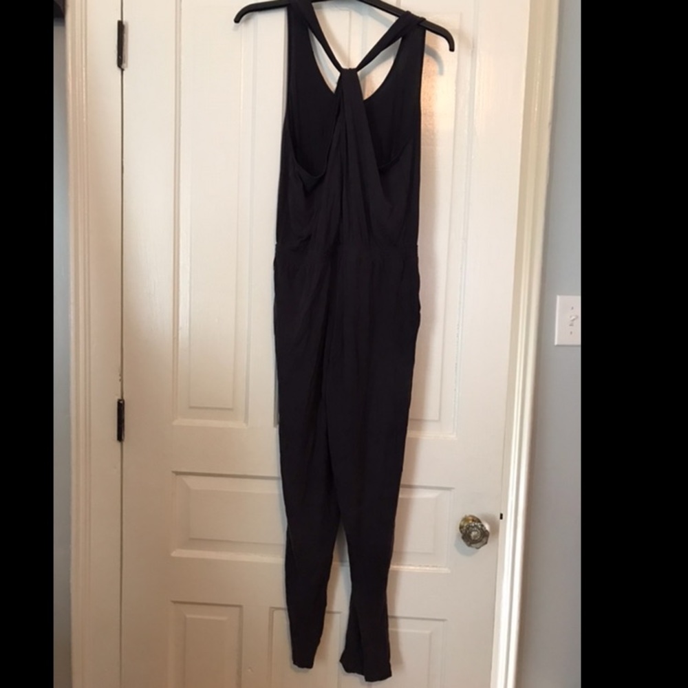 Grey sleeveless jumpsuit